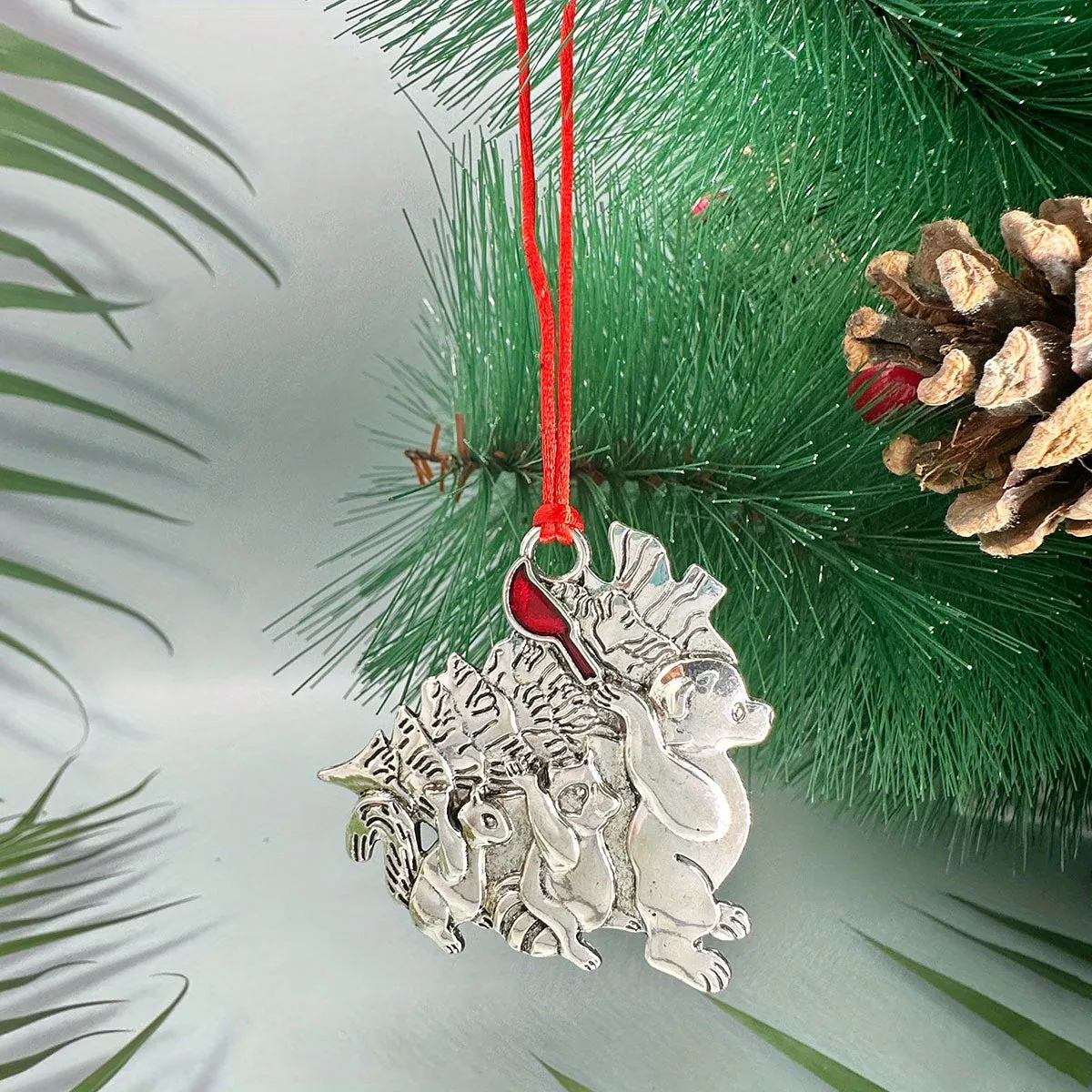 1pc Festive Metal Christmas Tree Pendant - Tree Toppers for Holiday Scene Decor, Room Decoration, Birthday Party Supplies, and Christmas Gift Ideas with Hanging Ornament Feature