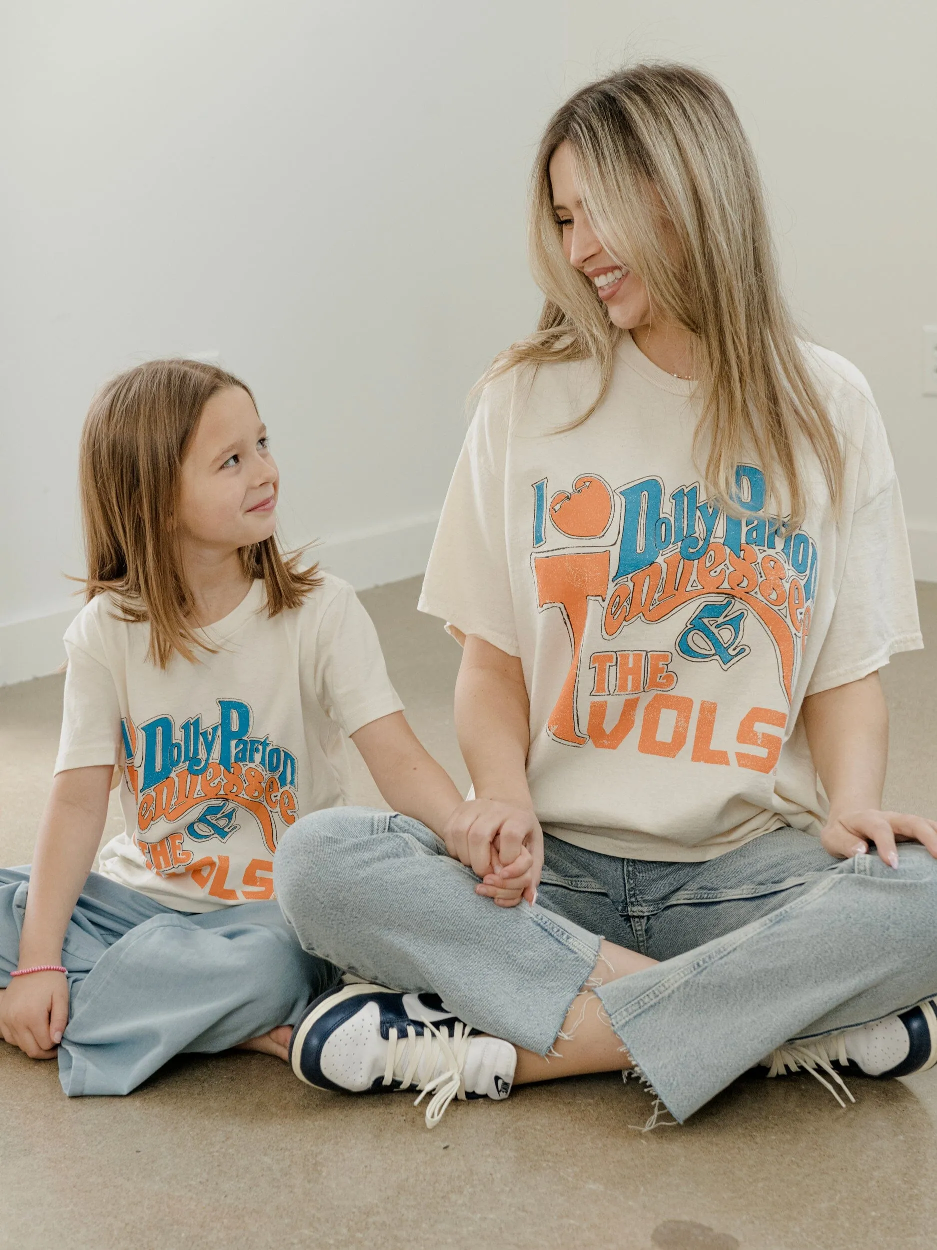 Children's Dolly Parton I Heart Dolly & The Vols Off White Tee
