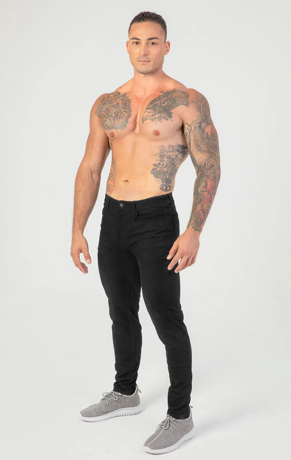 Contour Fit Jeans : Black