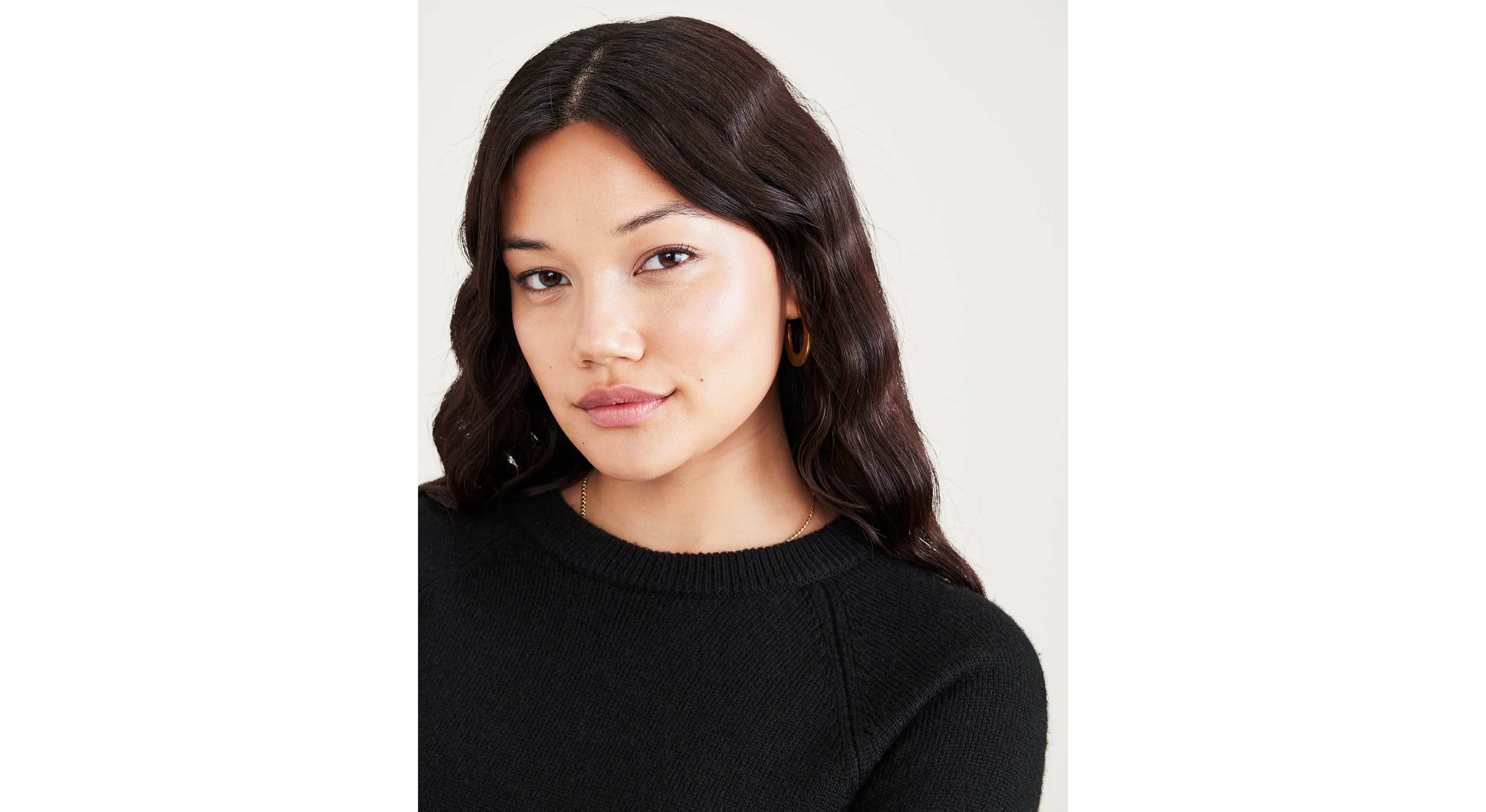 Women's Classic Fit Crewneck Sweater